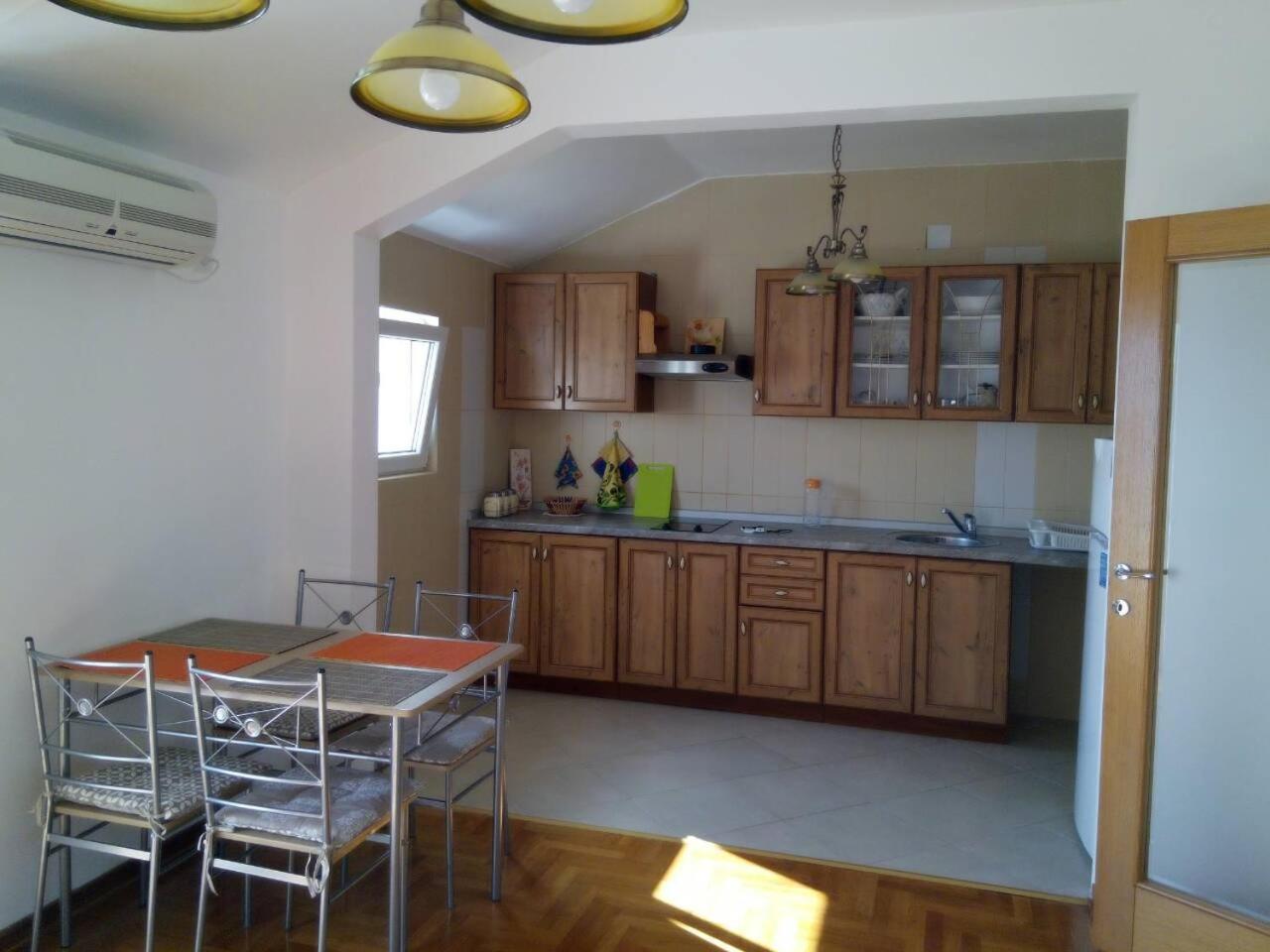 Apartment Brace Grakalica 20B ヘルツェグ・ノヴィ エクステリア 写真